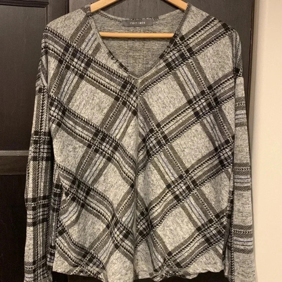 Plaid M - Picture 2 of 5